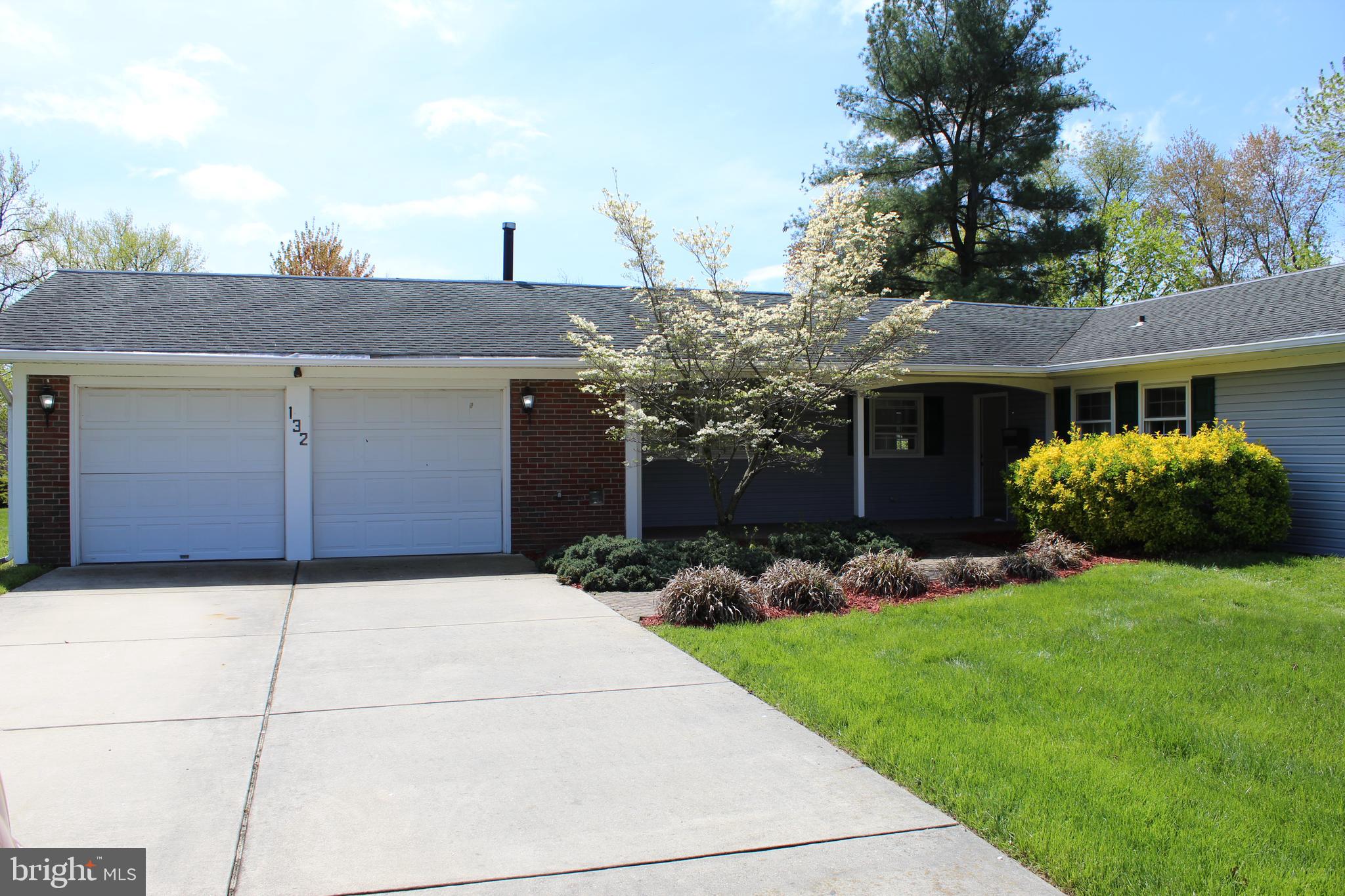 132 Country Club Road Willingboro, NJ 08046 - Photo 1 of 47 132 Country Club