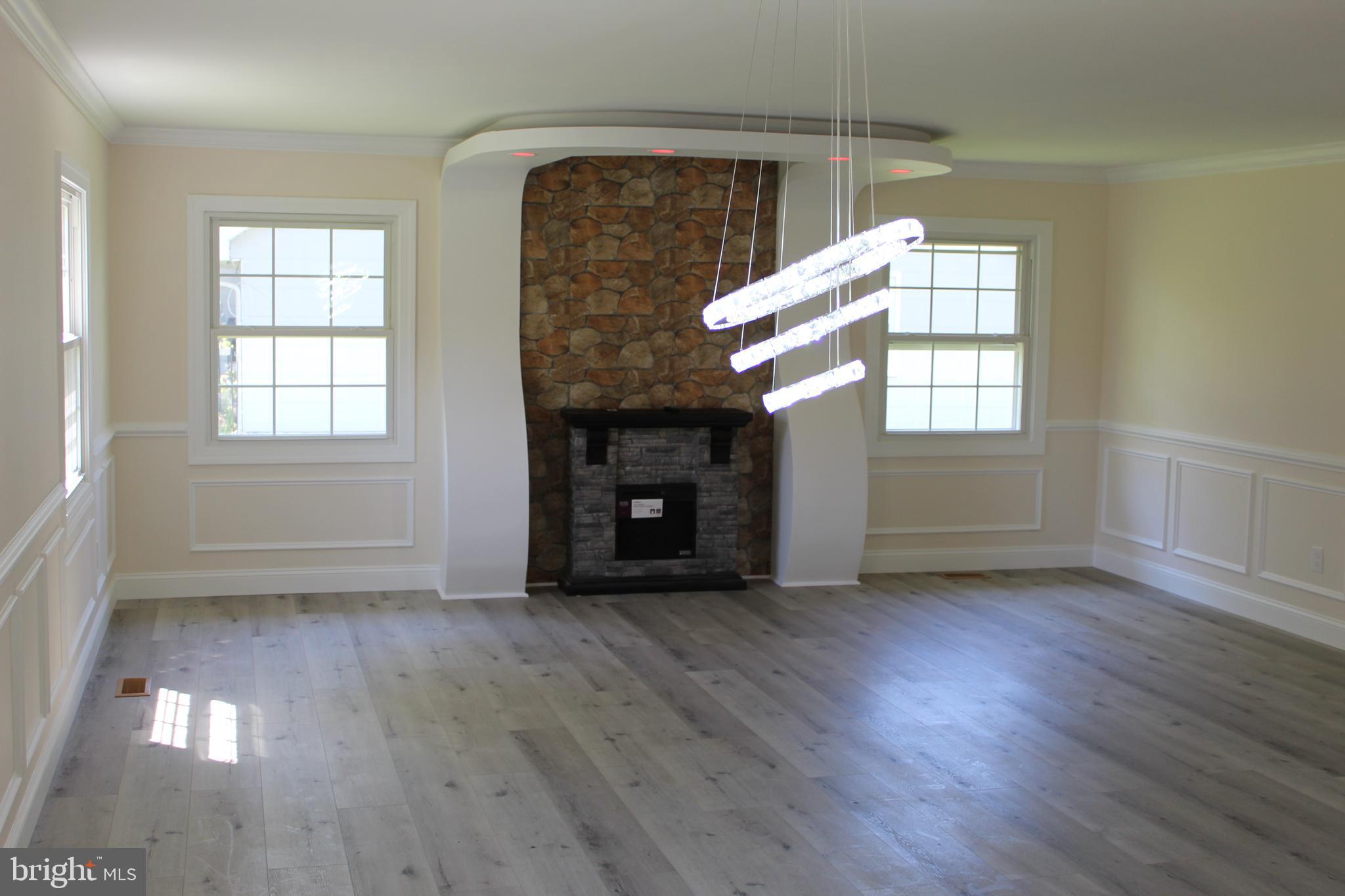 132 Country Club Road Willingboro, NJ 08046 - Photo 7 of 47 Living Room