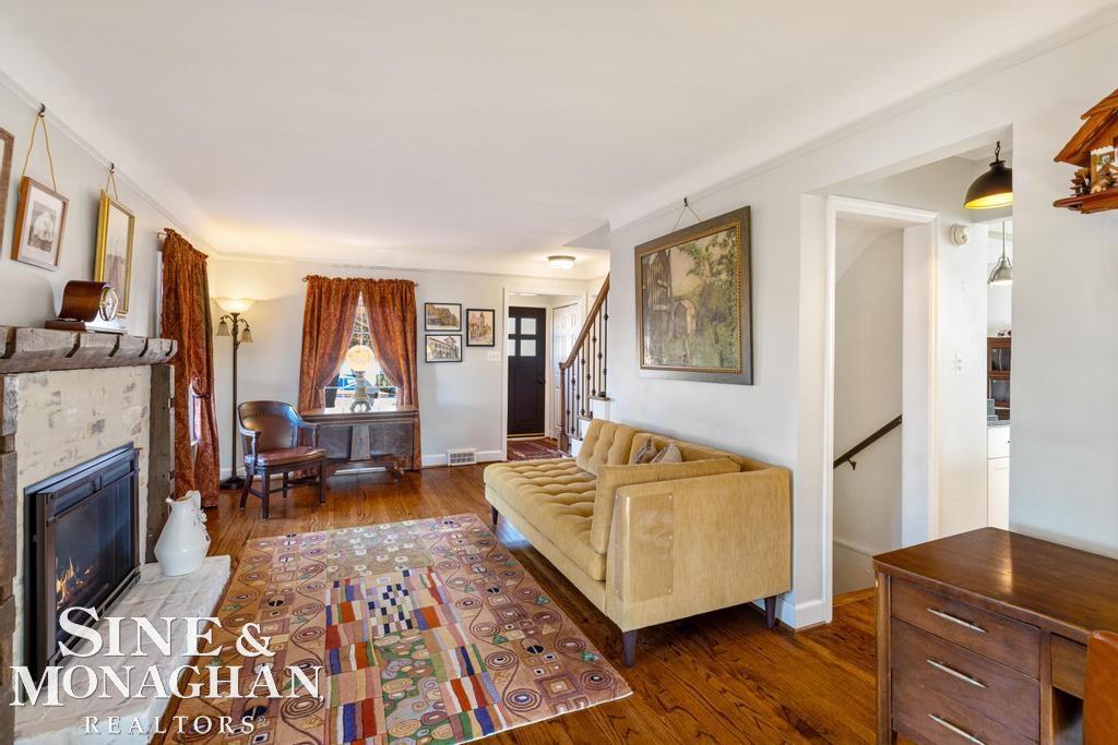 1379 Hampton Road Grosse Pointe Woods, MI 48236 - Photo 7 of 42