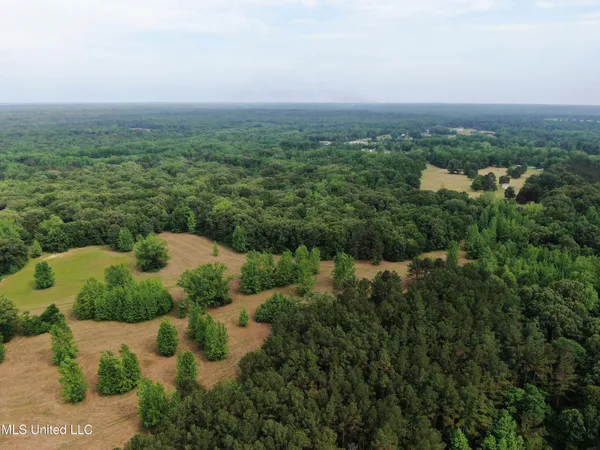 $640,500 | 656 Sunset Drive, Coldwater, MS 38618