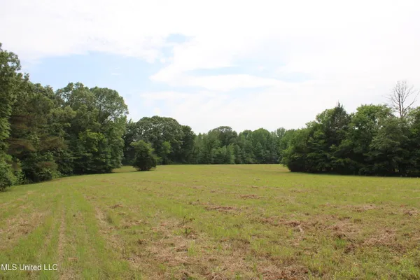 $640,500 | 656 Sunset Drive, Coldwater, MS 38618