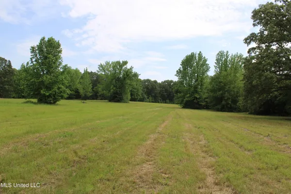 $640,500 | 656 Sunset Drive, Coldwater, MS 38618