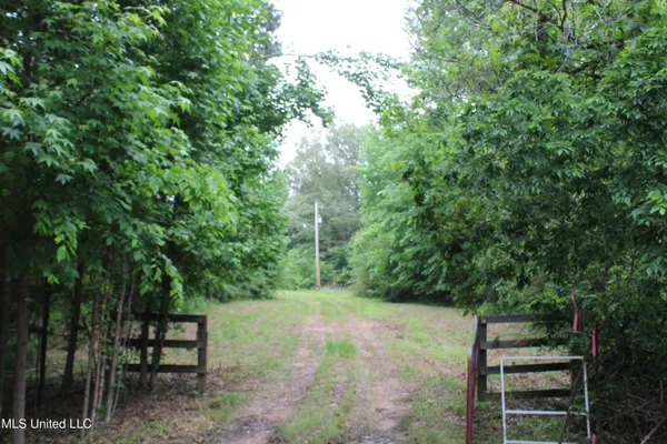 $640,500 | 656 Sunset Drive, Coldwater, MS 38618