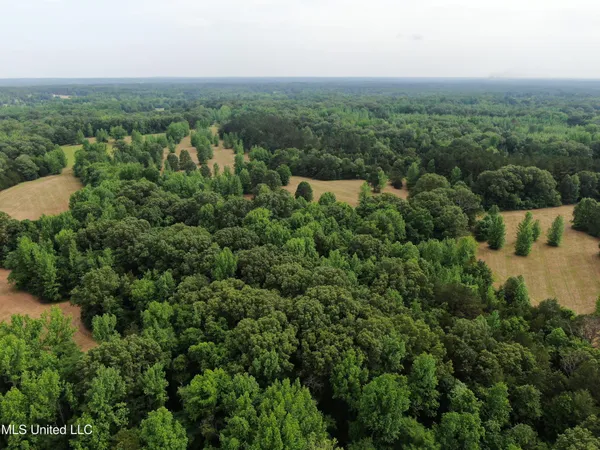 $640,500 | 656 Sunset Drive, Coldwater, MS 38618