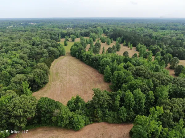 $640,500 | 656 Sunset Drive, Coldwater, MS 38618