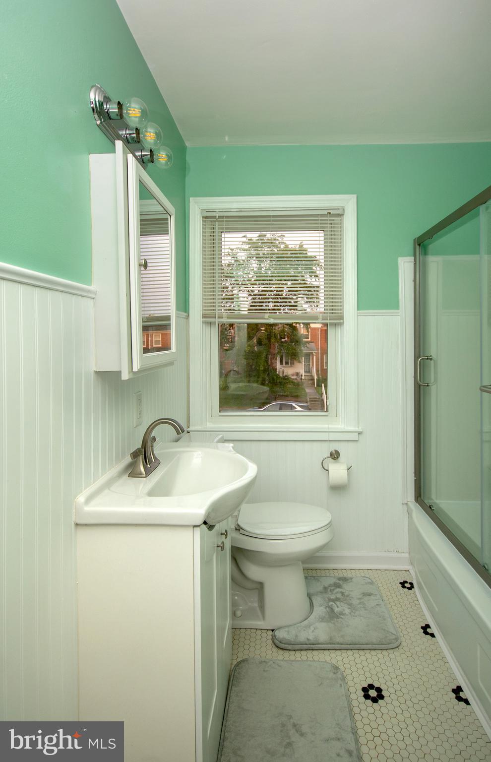 8310 Ridgely Oak Road Parkville, MD 21234 - Photo 14 of 30