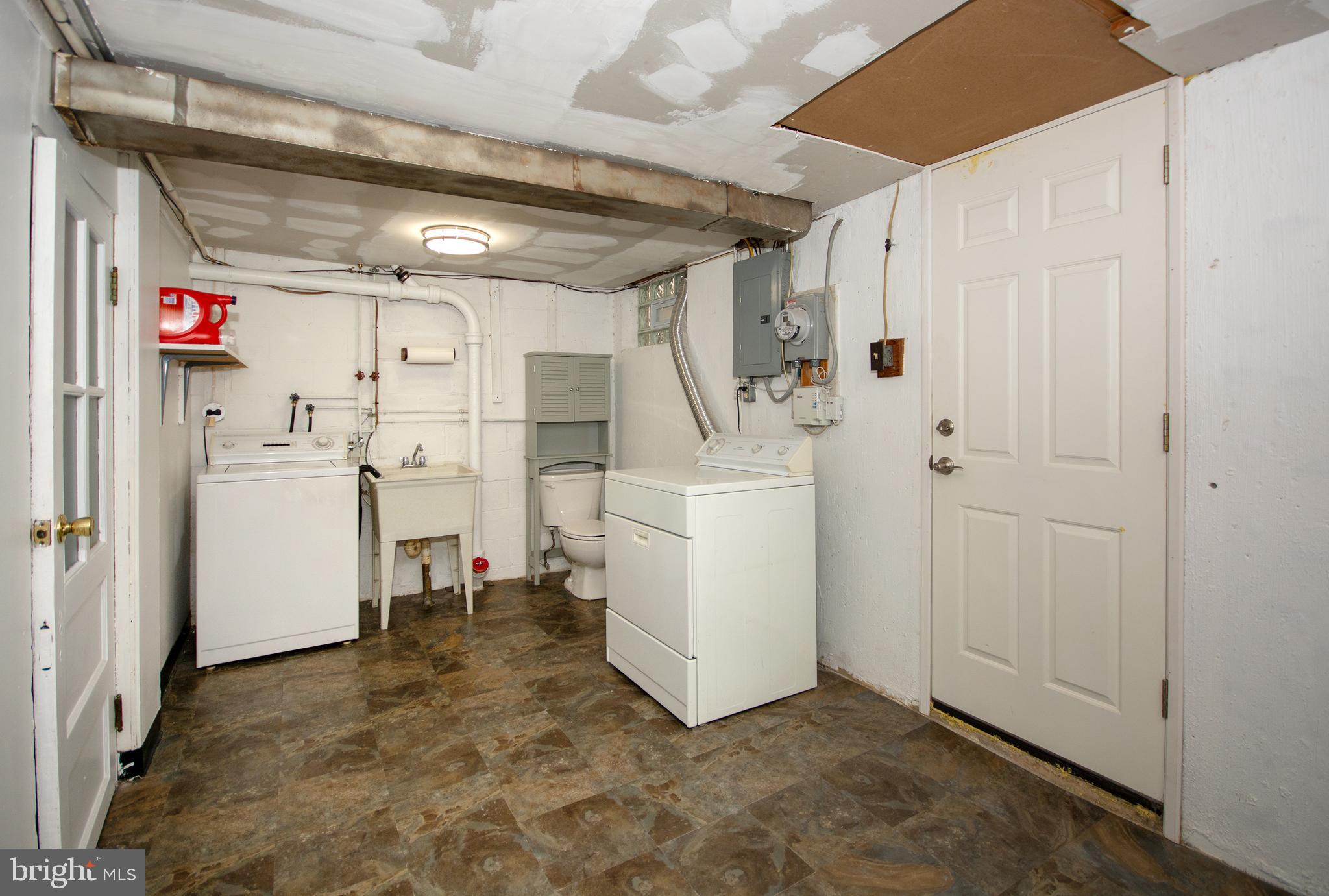 8310 Ridgely Oak Road Parkville, MD 21234 - Photo 26 of 30