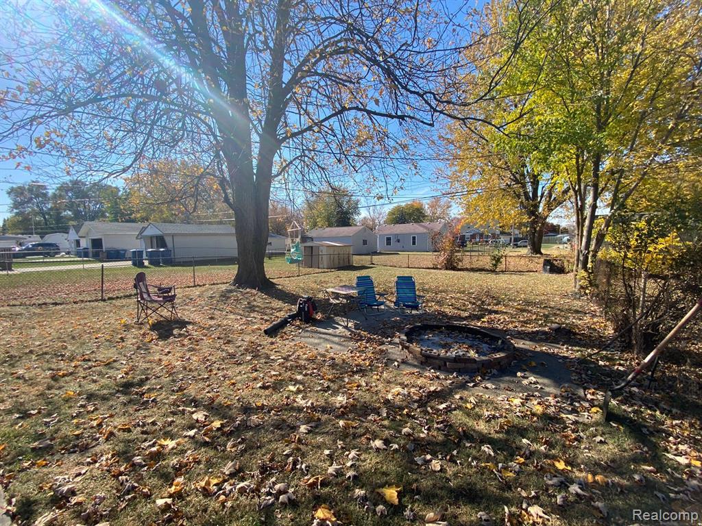 25155 Rosenbusch Boulevard Warren, MI 48089 - Photo 4 of 18 Gallery Image 4