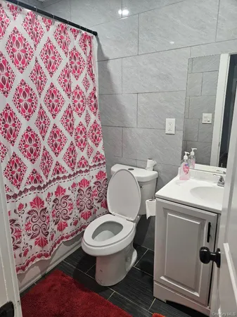 $750 | 108-54 217th Place | Bellaire Estates