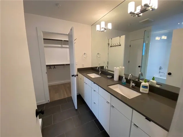 a view of utility room