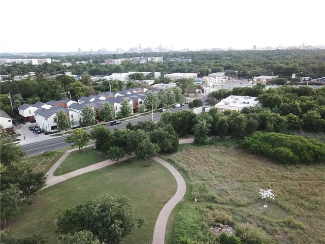 $2,975 | 1931 East 38th 1/2 Street, Unit 22, Austin, TX 78723