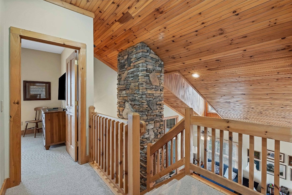 233 Rendezvous Ridge, Unit B Cashiers, NC 28717 - Photo 17 of 29 Gallery Image 17