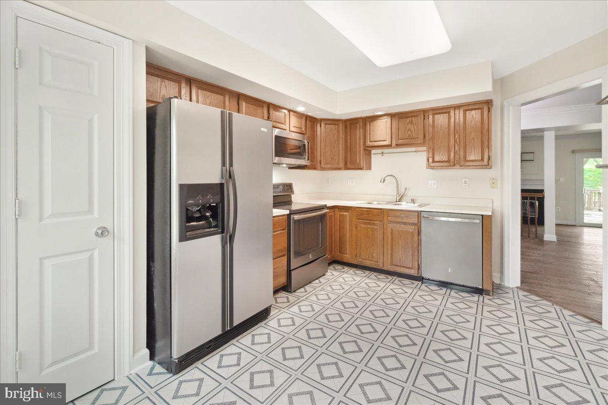 5598 Rivendell Place Frederick, MD 21703 - Photo 15 of 49 Kitchen