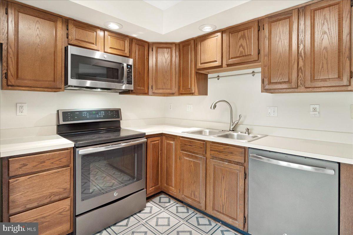 5598 Rivendell Place Frederick, MD 21703 - Photo 16 of 49 Kitchen