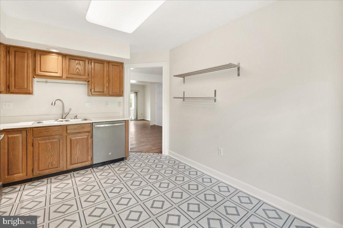 5598 Rivendell Place Frederick, MD 21703 - Photo 17 of 49 Kitchen