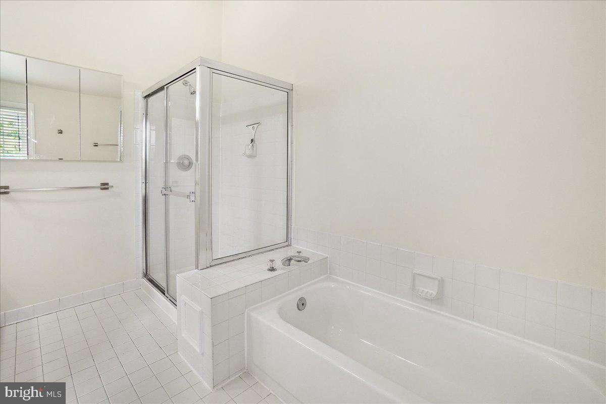 5598 Rivendell Place Frederick, MD 21703 - Photo 22 of 49 Primary Bathroom