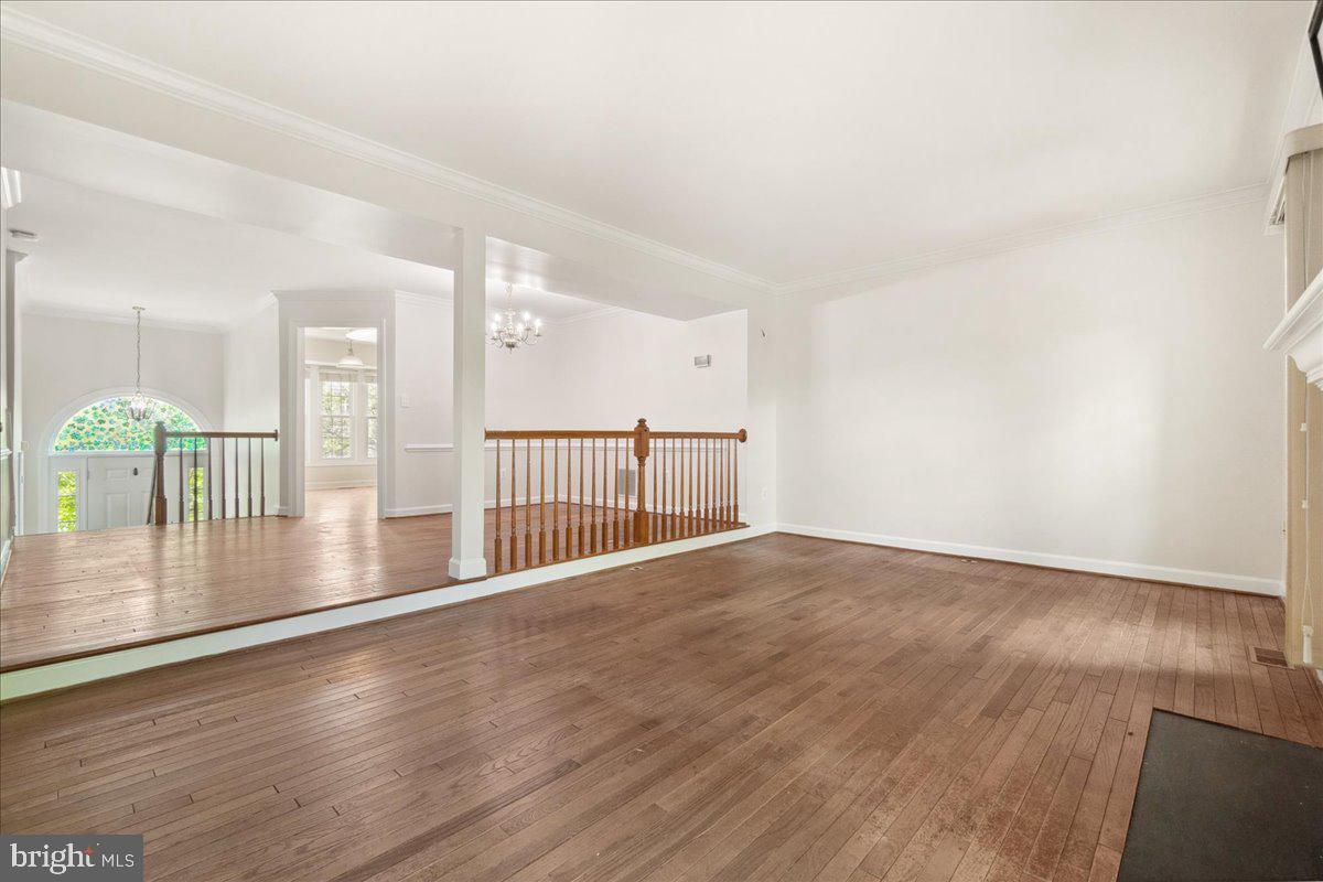 5598 Rivendell Place Frederick, MD 21703 - Photo 10 of 49 Living Room