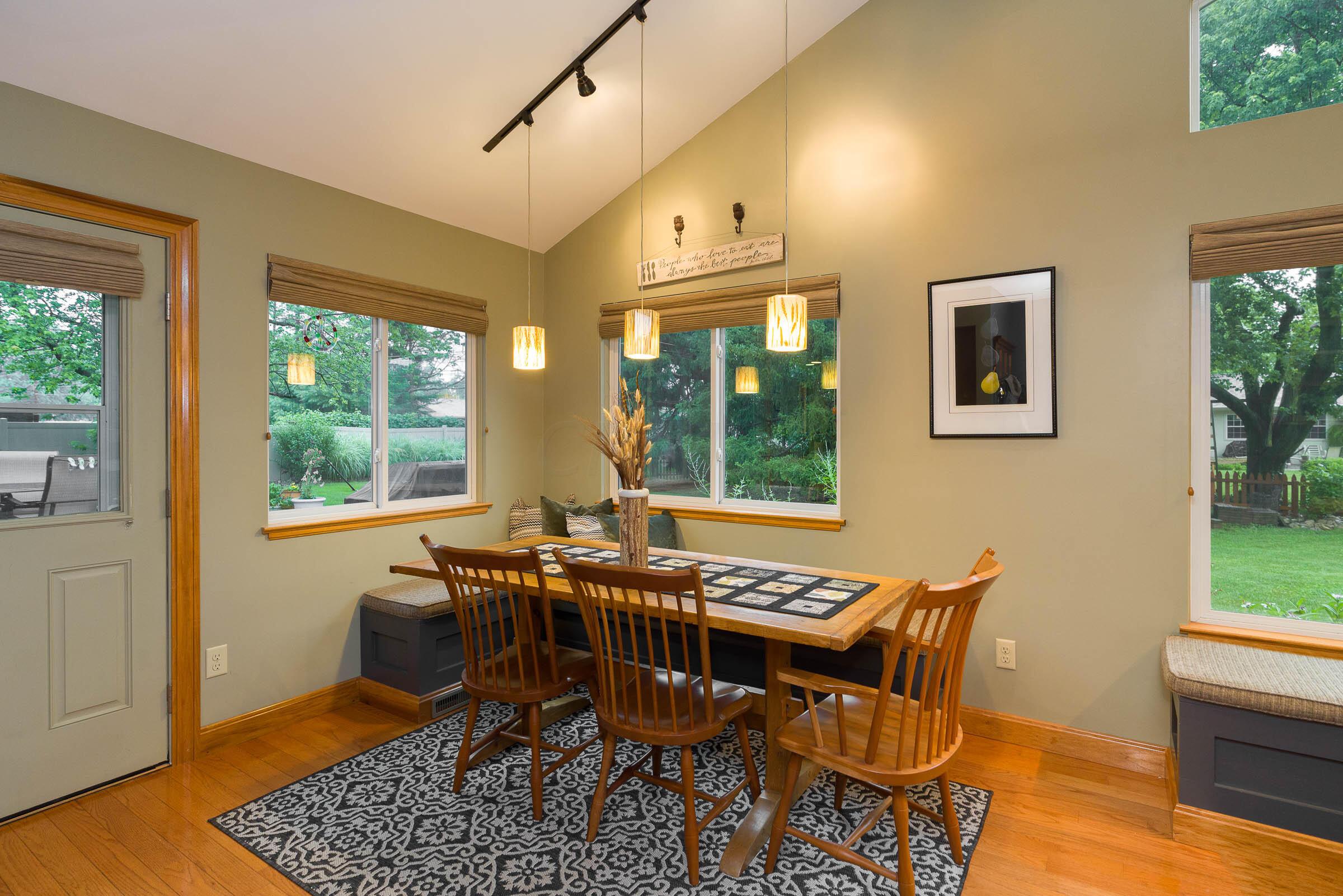 3758 Chevington Road Columbus, OH 43220 - Photo 17 of 39 Gallery Image 17