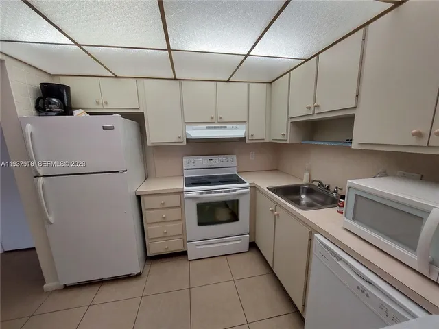 $1,500 | 253 South Cypress Road, Unit 206, Pompano Beach, FL 33060