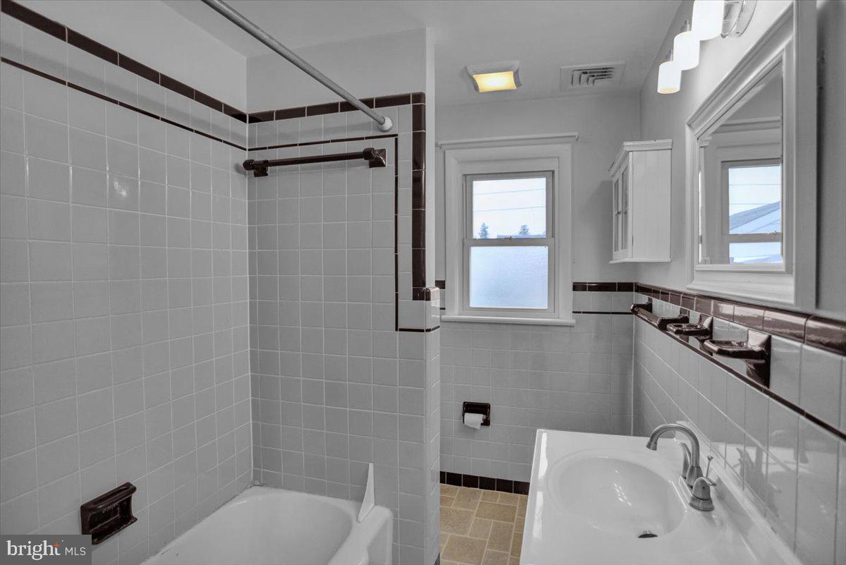 1234 Fern Avenue Reading, PA 19607 - Photo 14 of 30