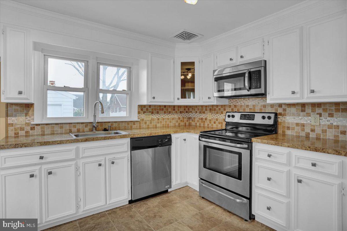 1234 Fern Avenue Reading, PA 19607 - Photo 8 of 30