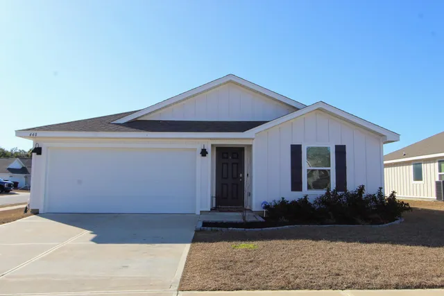 $2,300 | 440 Scarborough Street, Crestview, FL 32539