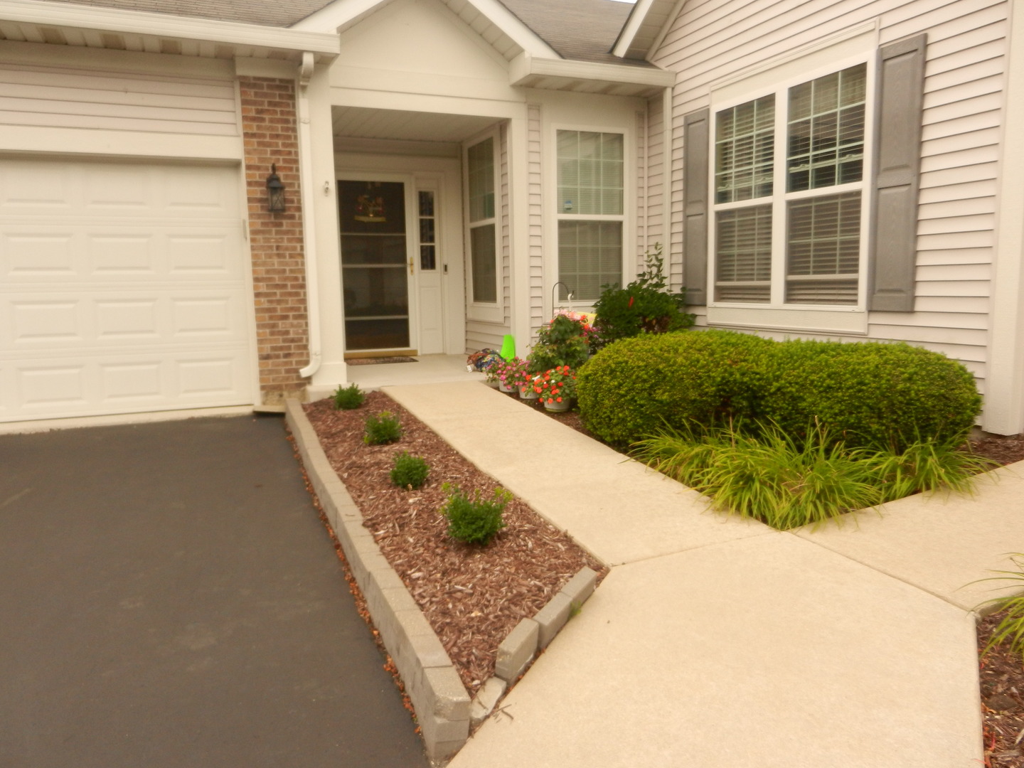 1581 Ludington Circle Romeoville, IL 60446 - Photo 2 of 23