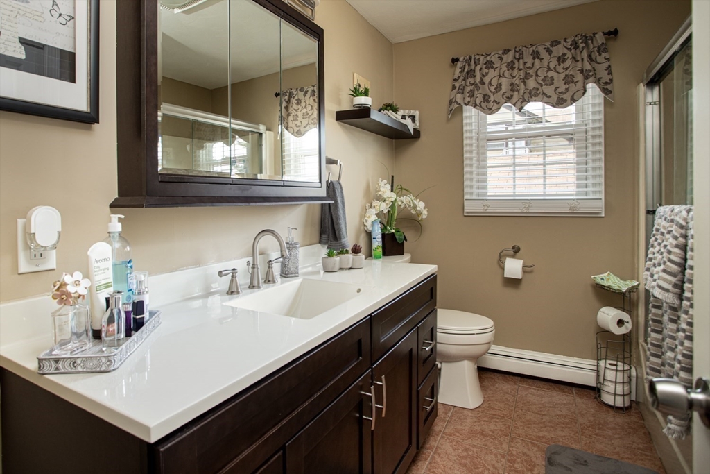 357 Baker Street Fall River, MA 02721 - Photo 9 of 31