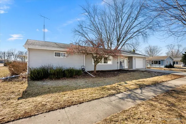 $262,000 | 309 West School Street, Plano, IL 60545