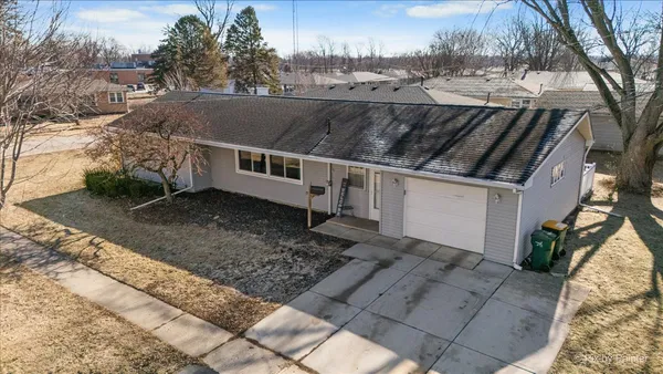 $262,000 | 309 West School Street, Plano, IL 60545