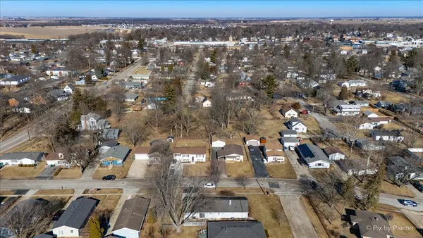 $262,000 | 309 West School Street, Plano, IL 60545