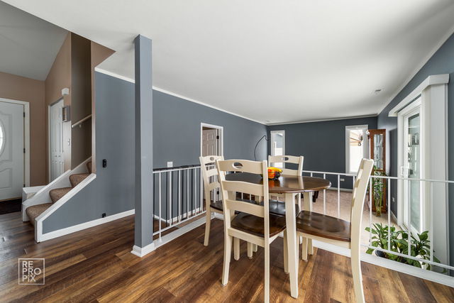 1145 John Drive Hoffman Estates, IL 60169 - Photo 5 of 24