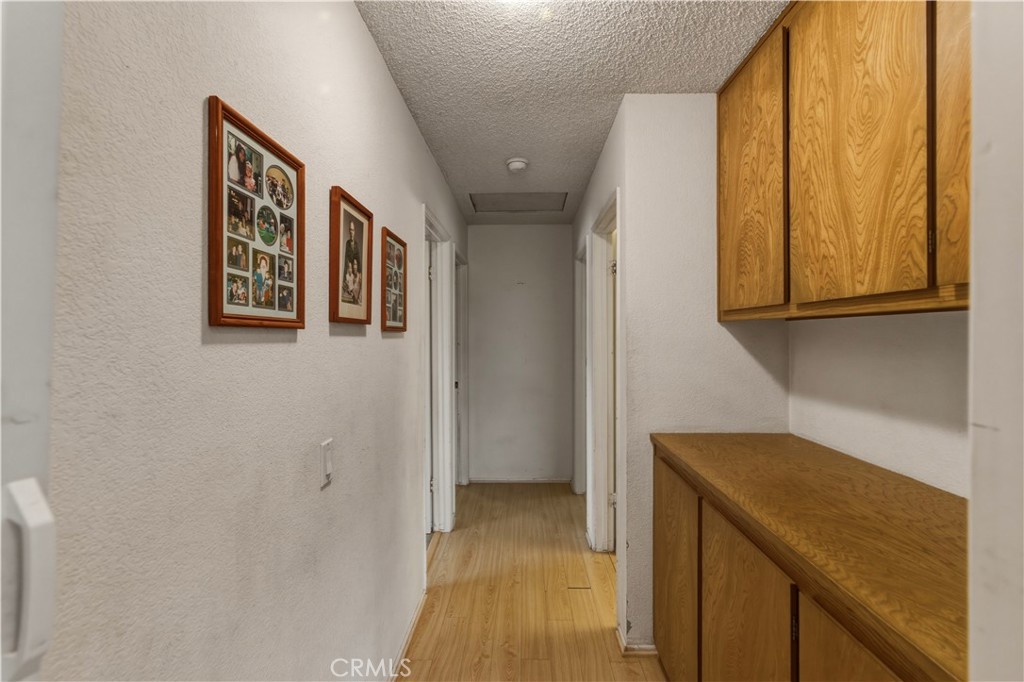 2251 South Stage Coach Lane Fallbrook, CA 92028 - Photo 28 of 69 Hallway