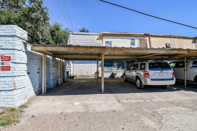 $70,000 | 8282 Park Pl Boulevard, Unit D1, Houston, TX 77017