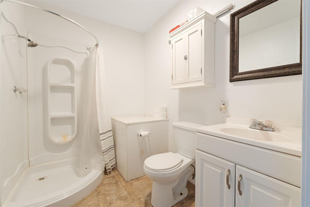 5590 Farm To Market 580 Kempner, TX 76539 - Photo 25 of 30 apartment bedroom