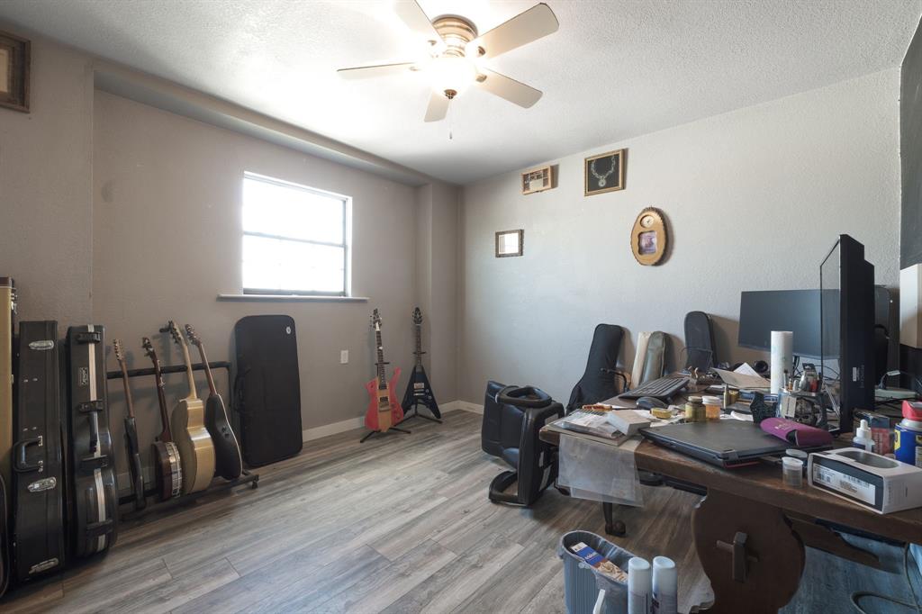 5590 Farm To Market 580 Kempner, TX 76539 - Photo 26 of 30 apartment bedroom `