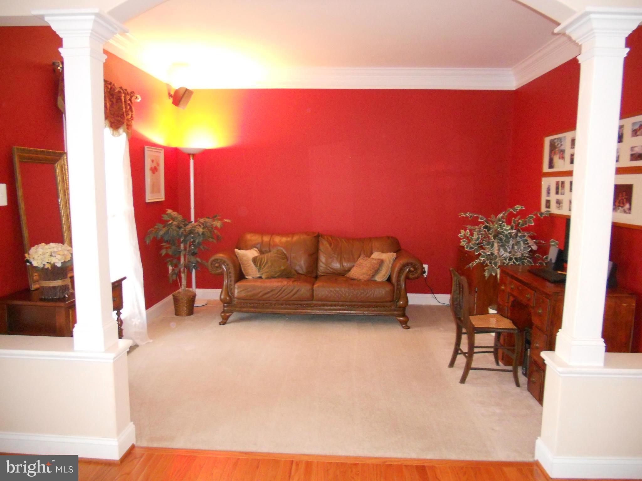 8833 Lew Wallace Road Frederick, MD 21704 - Photo 9 of 30 Living Room