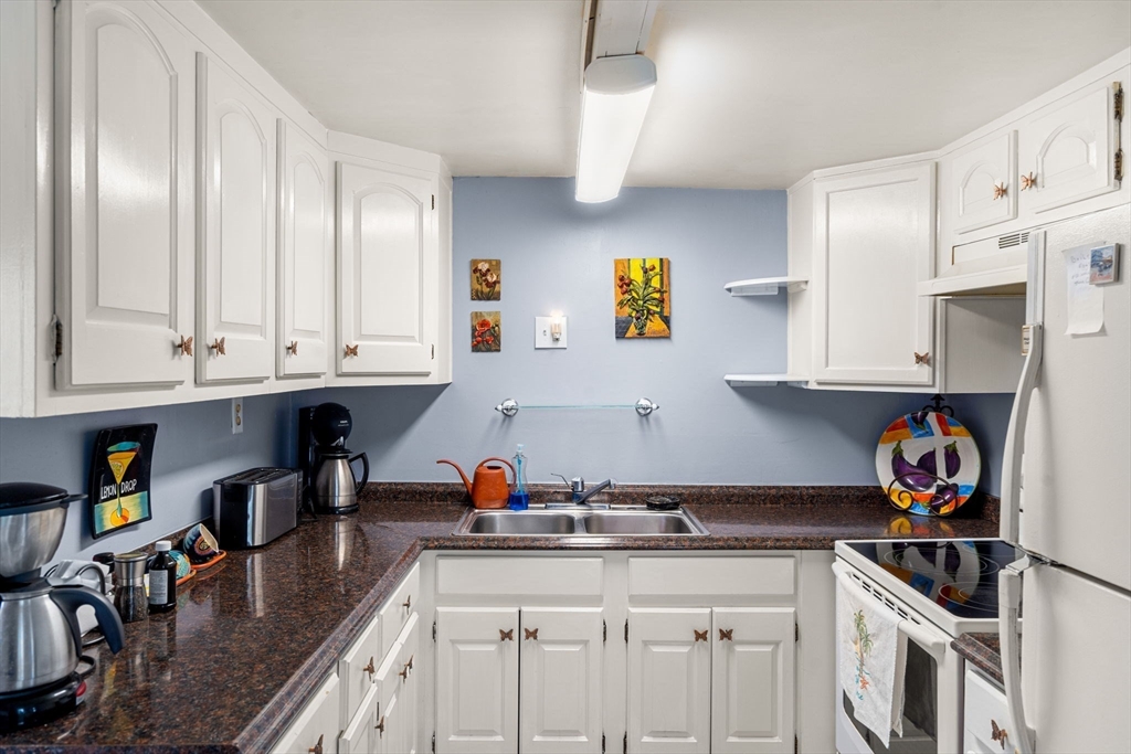 34 Cable Avenue Salisbury, MA 01952 - Photo 9 of 40