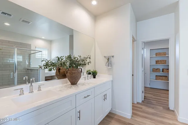 $569,900 | 645 North Vine Street, Chandler, AZ 85225