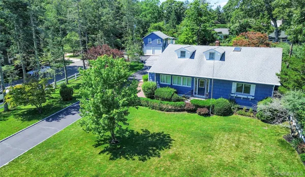 $1,399,000 | 8275 Skunk Lane, Cutchogue, NY 11935
