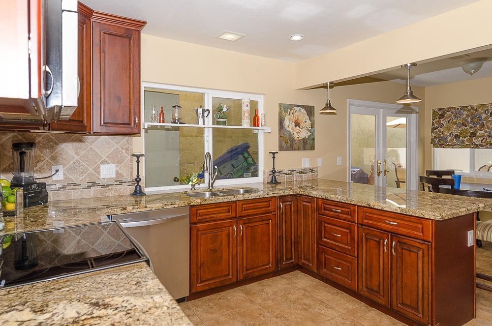 13625 Sycamore Tree Lane Poway, CA 92064 - Photo 8 of 24 Gallery Image 8