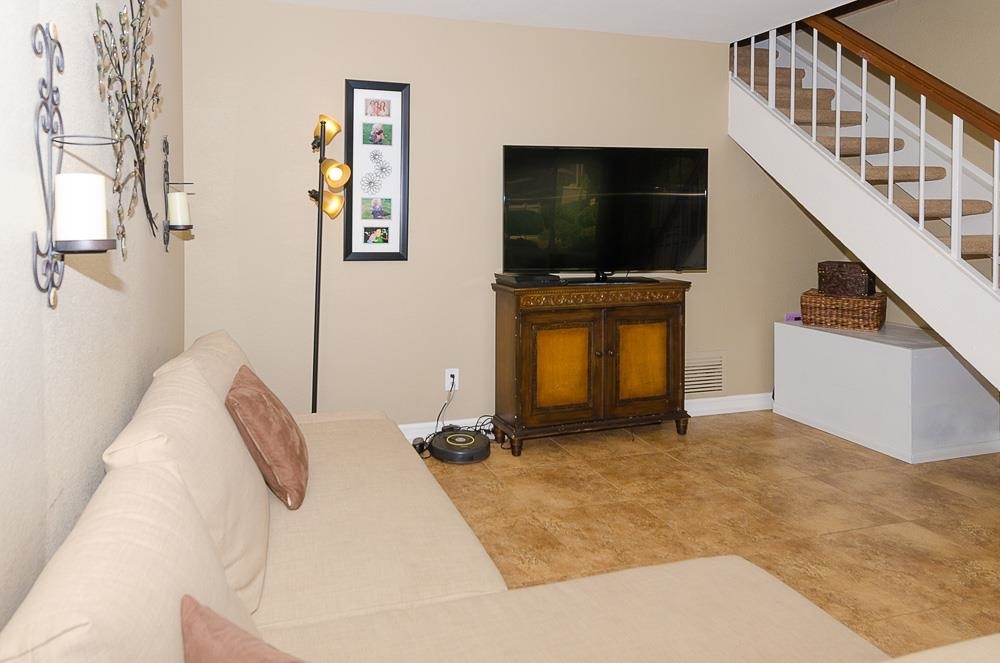 13625 Sycamore Tree Lane Poway, CA 92064 - Photo 10 of 24 Gallery Image 10