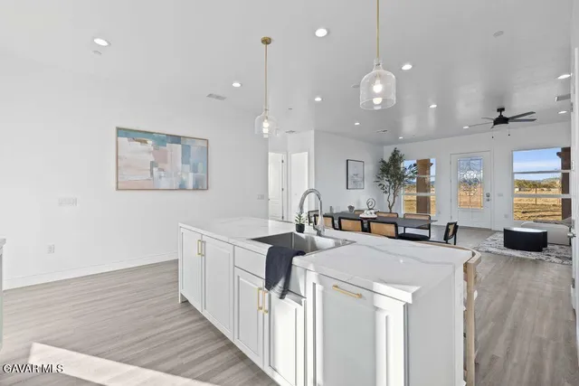 $624,999 | 7214 A-6 Avenue West, Lancaster, CA 93536