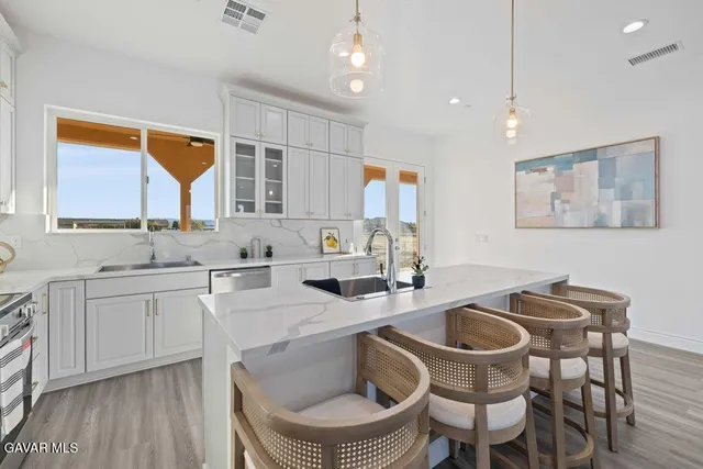 $624,999 | 7214 A-6 Avenue West, Lancaster, CA 93536