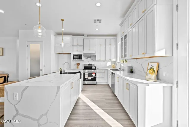 $624,999 | 7214 A-6 Avenue West, Lancaster, CA 93536