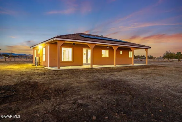 $624,999 | 7214 A-6 Avenue West, Lancaster, CA 93536