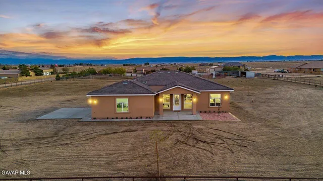 $624,999 | 7214 A-6 Avenue West, Lancaster, CA 93536