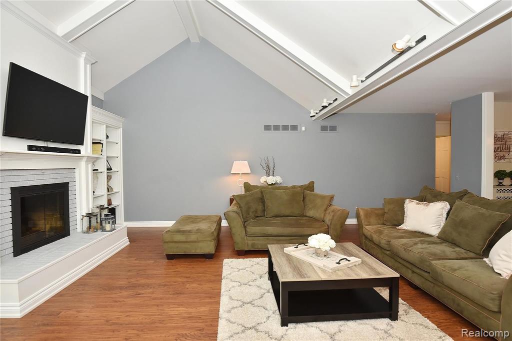 1069 Springwood Lane Rochester Hills, MI 48309 - Photo 5 of 37