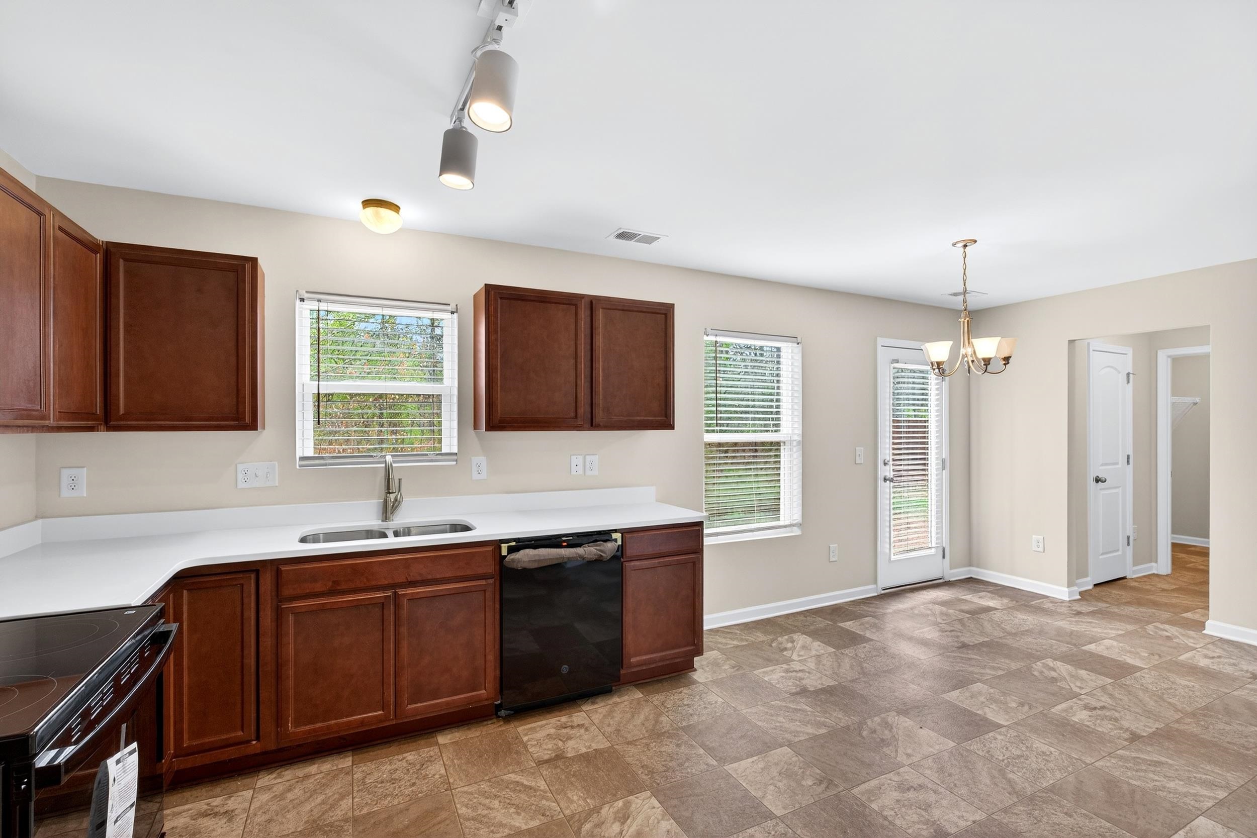 194 Old Timber Road Woodruff, SC 29388 - Photo 5 of 28