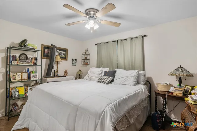 $244,400 | 123-125 6th Street, Vanderbilt, TX 77991